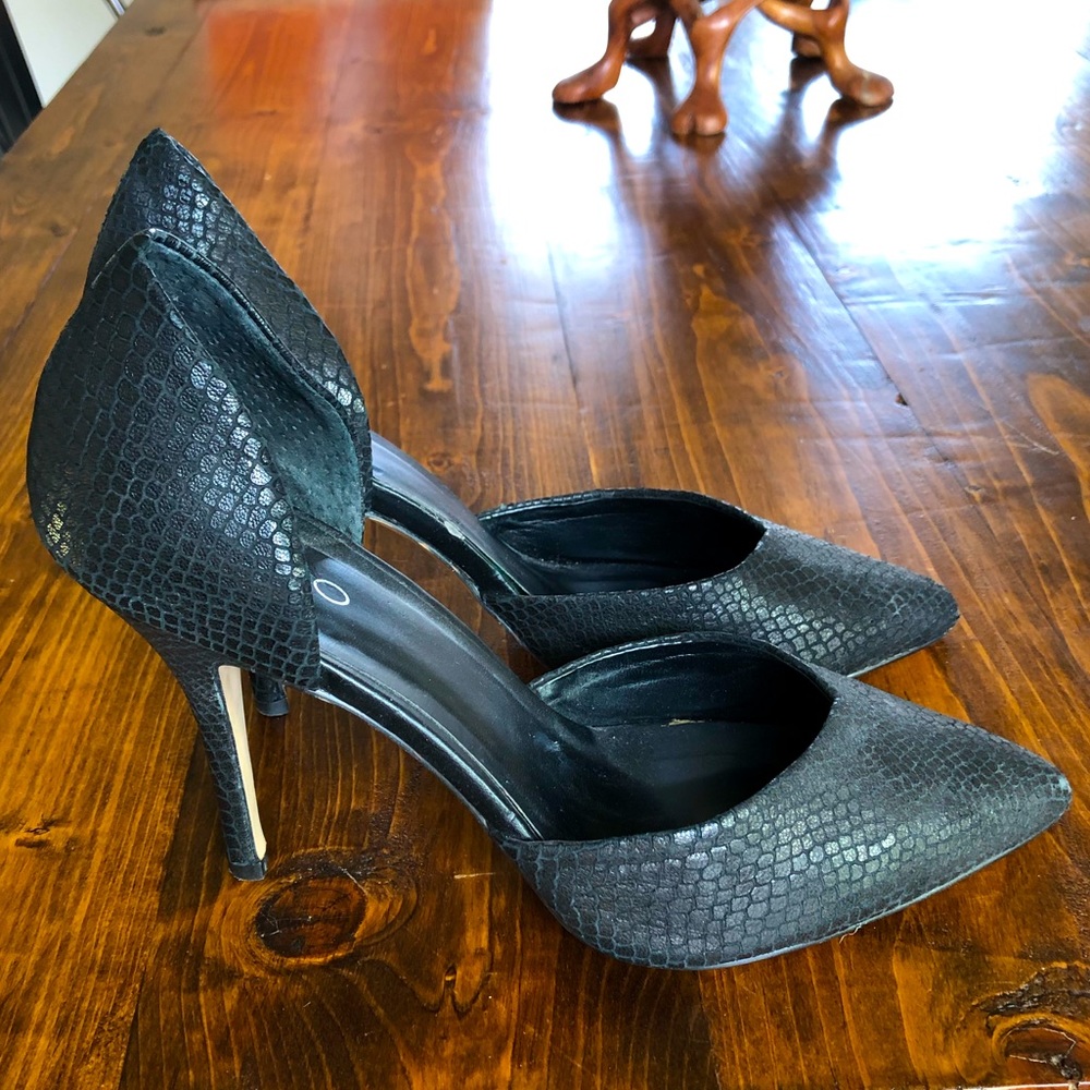 ALDO, women’s black snakeskin pump size 11